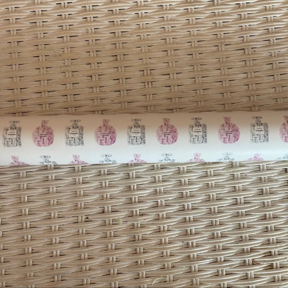 Authentic Chanel Wrapping Paper - Picture 4 of 4